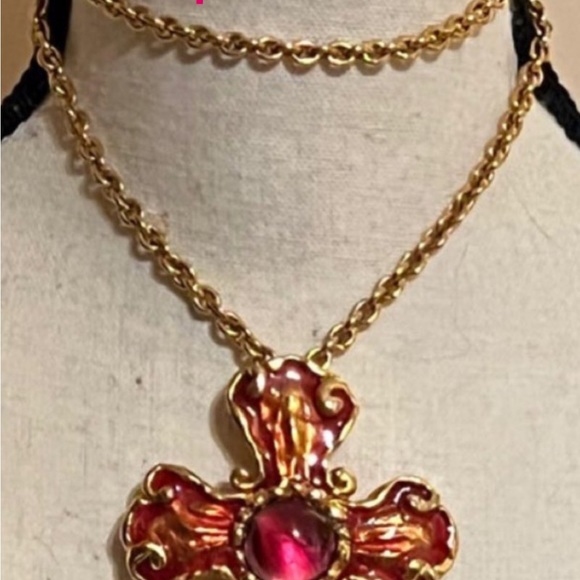 Christian Lacroix Vintage Brooch Pendant w Cabochon Center necklaces included - Picture 7 of 8